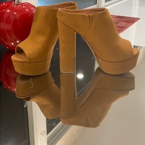 Brown high platform shoes